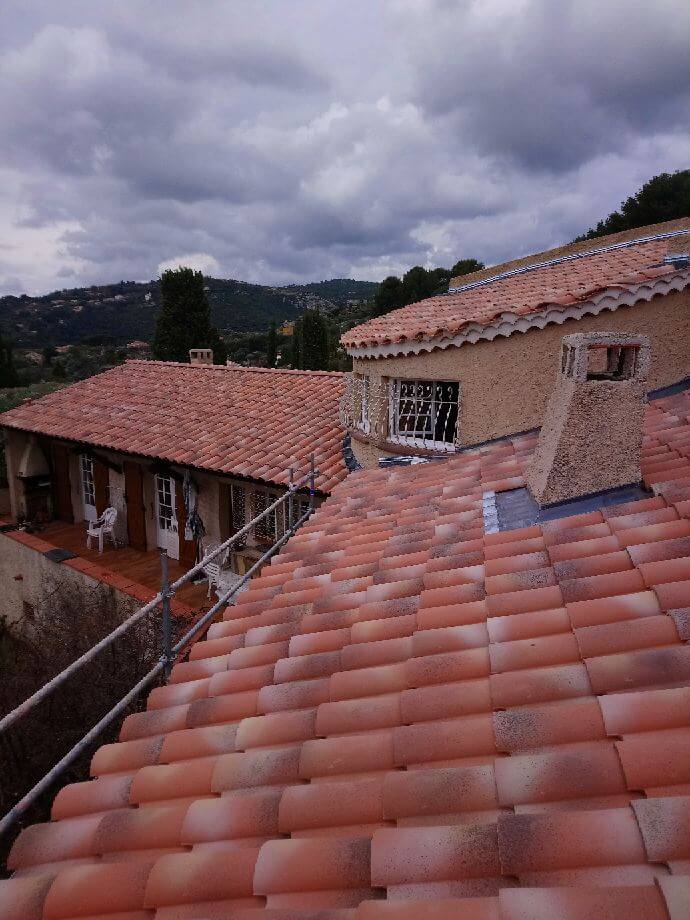Rénovation toiture couverture et zinguerie par Stanegri Toiture, artisan couvreur zinguer agréé à Toulon et le Var 83